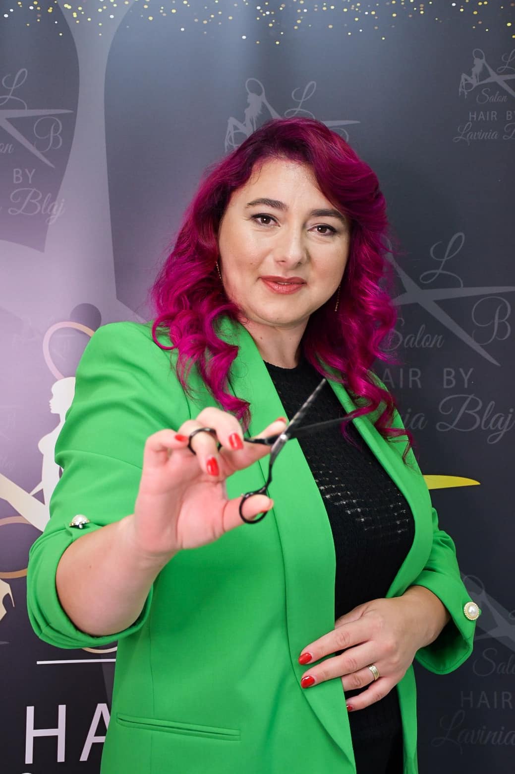 De ce părul tău nu arată ca după salon și ce poți face diferit acasă